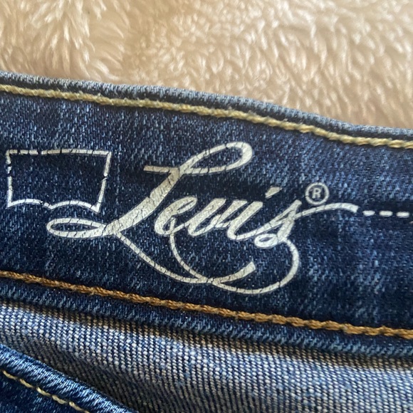 💙Levi’s Jeans - Picture 3 of 4